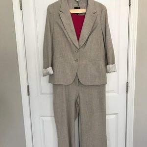 Limited pantsuit, greige